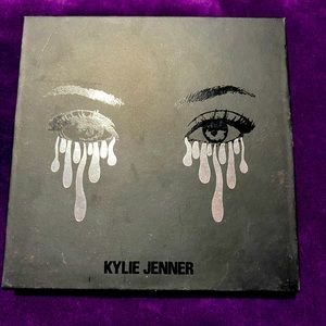 Kylie Cosmetics Halloween Palette